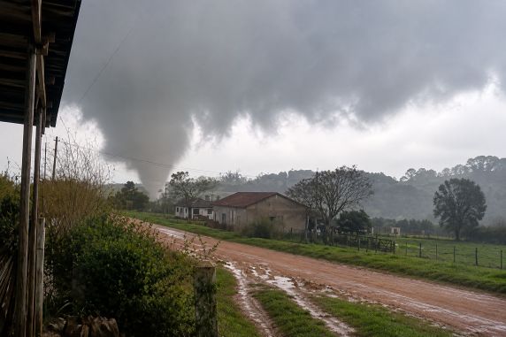 Fenômeno passou por dentro de uma pedreira, a cerca de 300 metros da Vila Matarazzo