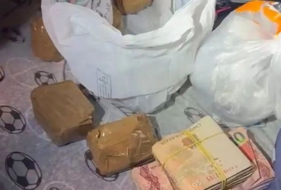 Operação Safehouse prende três suspeitos e apreende drogas, armas e R$ 80 mil em Caxias do Sul - foto 2