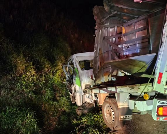 Acidente envolvendo duas carretas e caminhão deixa motorista ferido na BR-386, em Soledade - foto 2