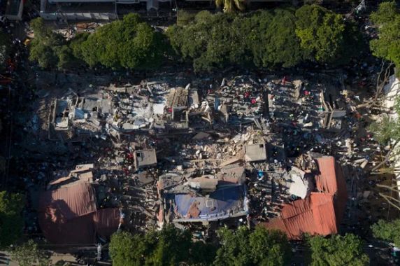 Presidente da Colômbia decreta situação de emergência após terremoto com mais de cem mortos - foto 5