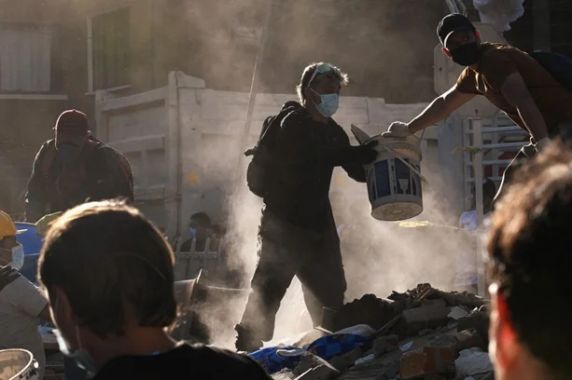 Presidente da Colômbia decreta situação de emergência após terremoto com mais de cem mortos - foto 4