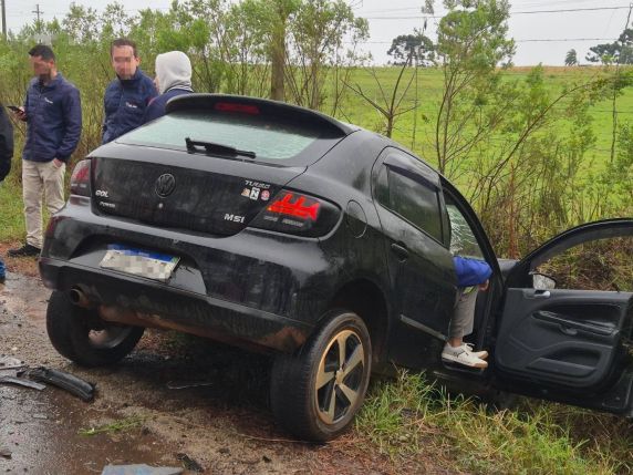 Grave acidente deixa quatro pessoas feridas na ERS-324, em Passo Fundo - foto 2