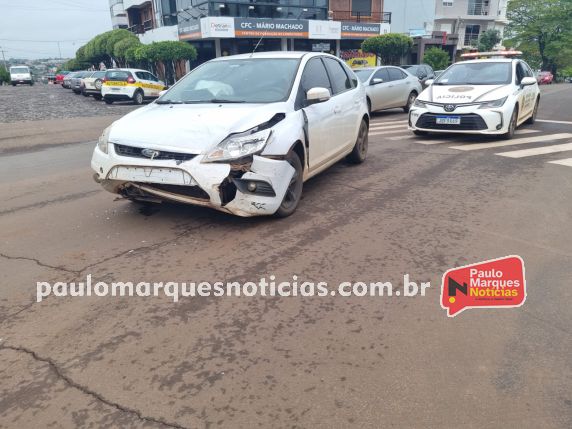 Colisão entre veículos deixa casal de idosos ferido no bairro Planalto, em Três de Maio - foto 3