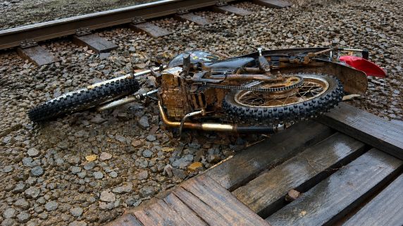 Motocicleta de Flávio Souto Pereira foi localizada sobre uma ponte na localidade de Passo dos Freire; Polícia Civil investiga as circunstâncias da morte