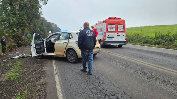 Acidente entre Fiorino e Polo deixa quatro pessoas feridas na ERS-324 - foto 2