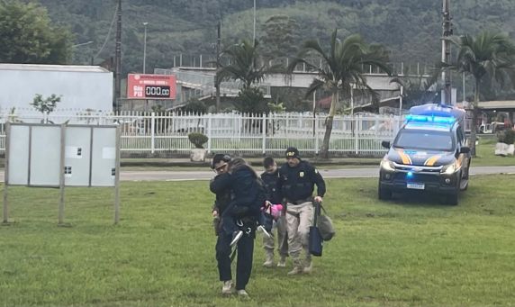 Escolta de Passo Fundo a Porto Alegre começou por rodovia e depois continuou por via aérea com uso do helicóptero da PRF