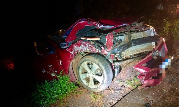 Acidente ocorreu na manhã deste sábado (15) e envolveu um Chevrolet Cruze e uma Fiat Strada; vítima de 72 anos ficou presa às ferragens e precisou ser transferida para Santo Ângelo.