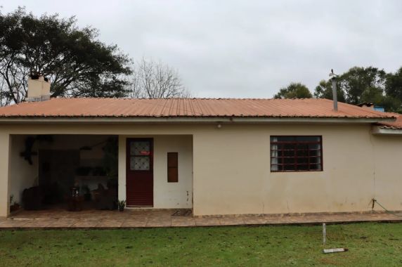 Idosos foram encontrados mortos dentro de casa. Inicialmente, hipótese principal é de que homem tenha matado a companheira e depois cometido suicídio, mas outras linhas serão apuradas