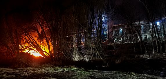 Motorista deixou o automóvel antes do início das chamas e foi encaminhada pelos Bombeiros ao Hospital Annes Dias, em Ibirubá, para exames.