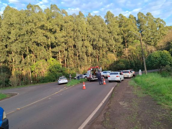 Acidente ocorreu no início da manhã desta segunda-feira (17), no trevo da ERS-342, no bairro Alvorada, na saída para Catuípe