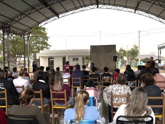 Agosto Lilás é encerrado em Independência com palestra musical e teatral - foto 2