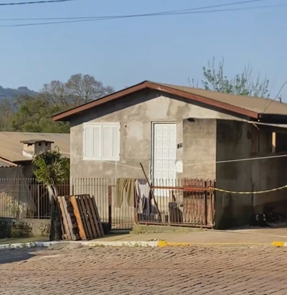 Adolescente de 13 anos é morta a facadas dentro de casa em Encantado - foto 2