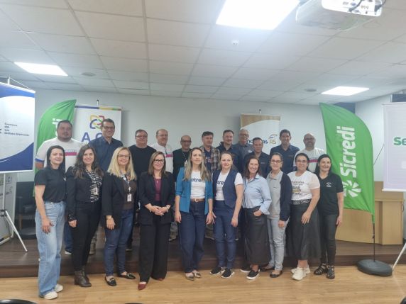 Projeto reúne 60 estudantes e promove aprendizado, autoconhecimento e aproximação com o mundo do trabalho