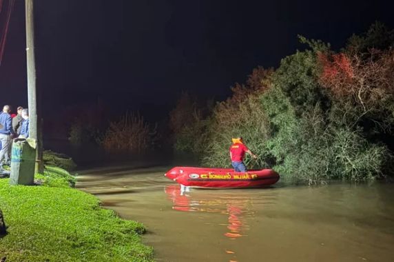 Casal morre após veículo cair em sanga em Dom Pedrito - foto 3