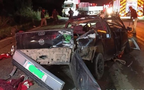 Acidente com quatro veículos deixa cinco feridos na BR-470 - foto 3