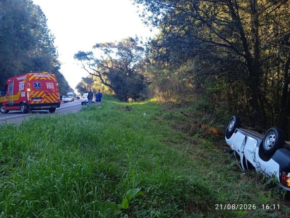 Colisão entre carro e carreta deixa homem ferido na BR-282, em Catanduvas - foto 3
