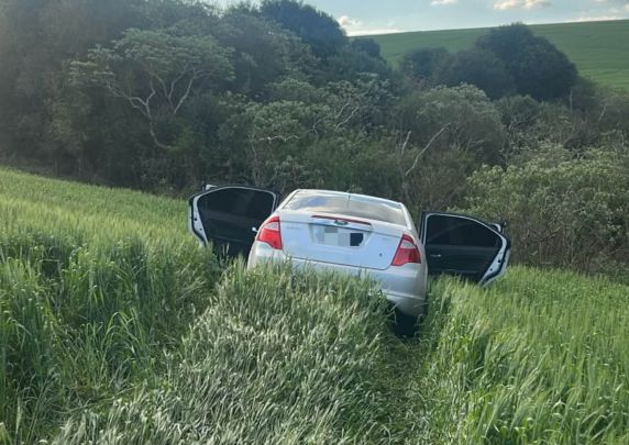 Homem é preso e adolescente apreendido após roubo a residência em Panambi - foto 2