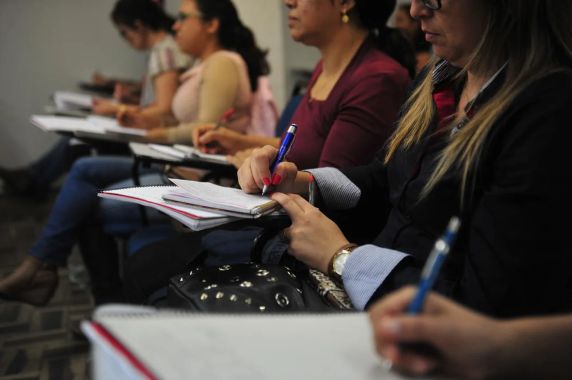 Oportunidades contemplam todos os níveis de escolaridade; veja a lista