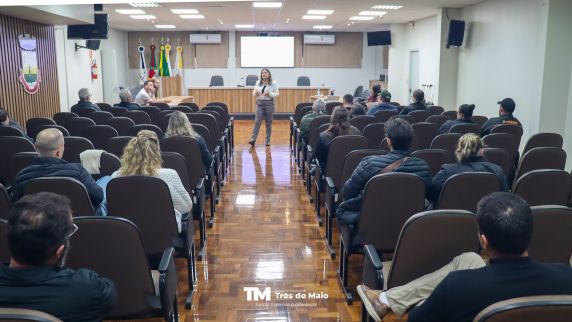 Atividade orientou profissionais do setor sobre higiene, prevenção de contaminações e segurança dos alimentos