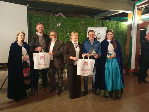 O lançamento da 46ª Fiesta Nacional del Inmigrante reforça a tradicional parceria entre Santa Rosa e Oberá, destacando o intercâmbio cultural entre Brasil e Argentina. O evento será realizado de 3 a 13 de setembro, em Oberá, com gastronomia, danças, shows, artesanato e atrações de 16 coletividades.