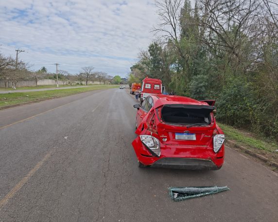 Acidente ocorreu no entroncamento da ERS-155 com a Avenida Getúlio Vargas; nenhum dos quatro ocupantes dos veículos precisou ser encaminhado ao hospital
