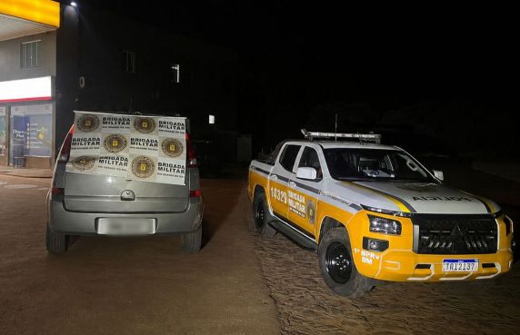 Carro foi encontrado após buscas realizadas pela polícia a um roubo registrado em Santo Augusto; suspeito não foi localizado
