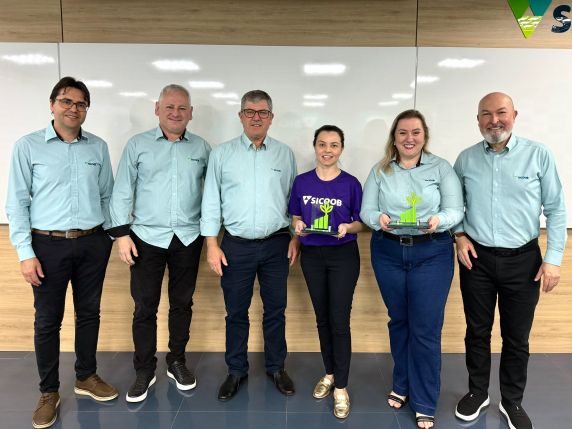 Cooperativa conquistou dois troféus em reconhecimento às iniciativas durante o ano