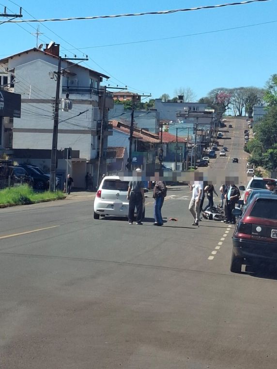 Motociclista fica ferido em acidente na Avenida Coronel Dico, em Ijuí - foto 2