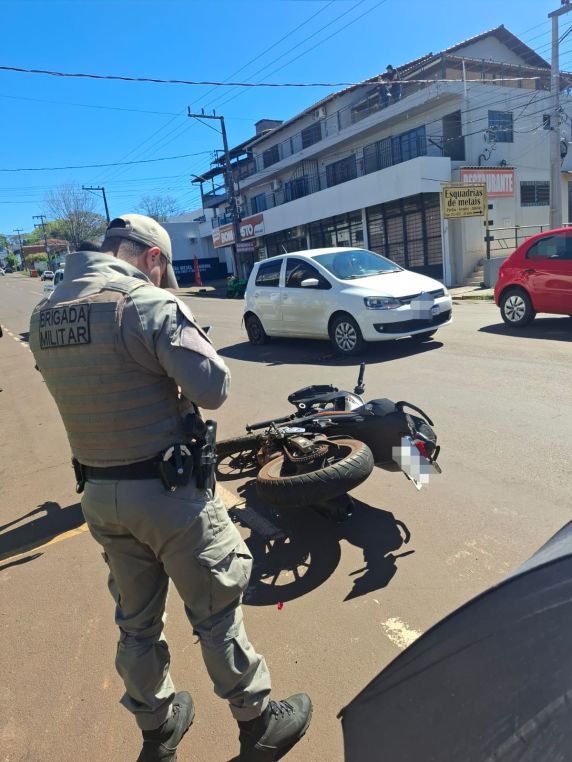 Motociclista fica ferido em acidente na Avenida Coronel Dico, em Ijuí - foto 3