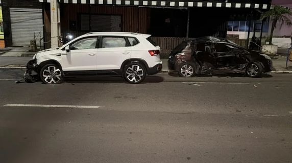 Músico morre em acidente entre dois carros na Avenida Wenceslau Escobar - foto 3