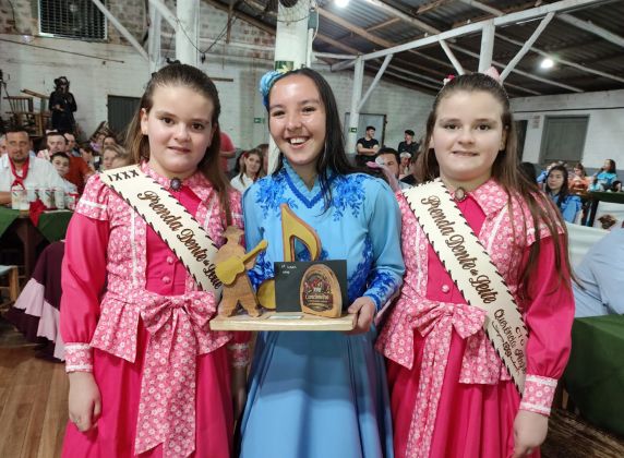 Aluna da Apae de Três de Maio conquista 1º lugar no XVIII Cancioneiro da Canção Gaúcha e Nativista - foto 2