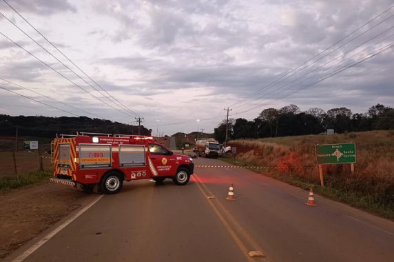 Duas pessoas morrem em acidente na RS-463, em Tapejara - foto 2