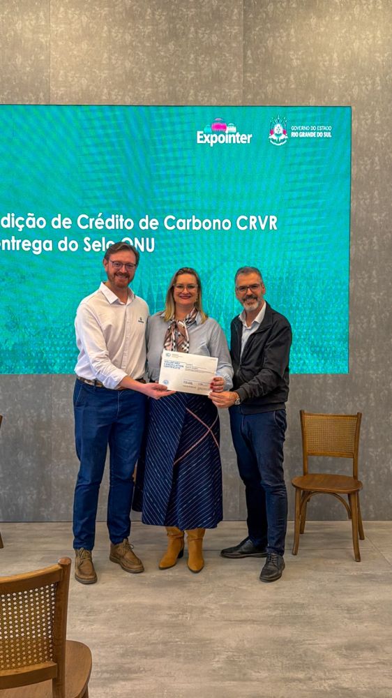 CRVR entrega certificado da ONU que reconhece neutralização de emissões da Fenasoja - foto 3