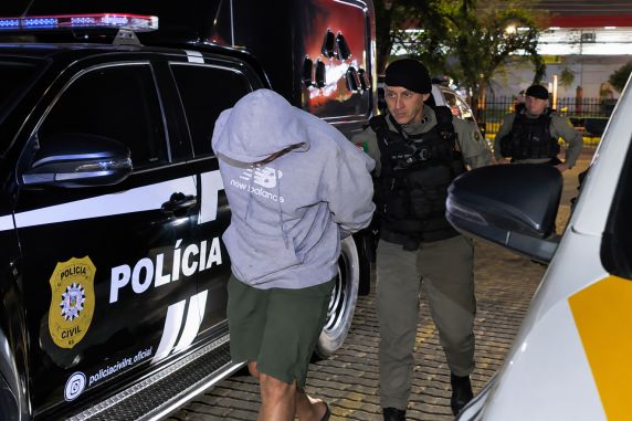 Força Tática da Brigada Militar prende cinco homens suspeitos de homicídio no bairro Boqueirão, em Passo Fundo
