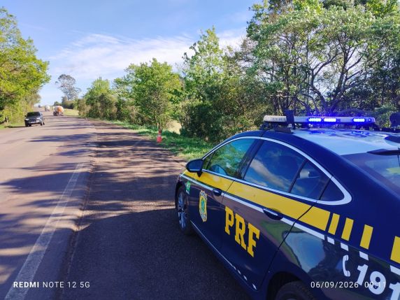 Segundo a PRF, motorista não possuía habilitação, estava sem cinto de segurança e foi projetado para fora do veículo