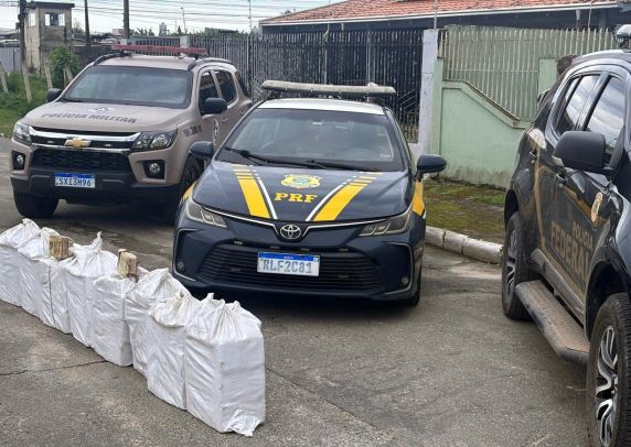 Ação integrada PRF, PF e PM descobre depósito subterrâneo com mais de 200 quilos de cocaína em Itajaí - foto 4