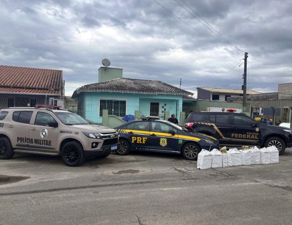 Ação integrada PRF, PF e PM descobre depósito subterrâneo com mais de 200 quilos de cocaína em Itajaí - foto 5