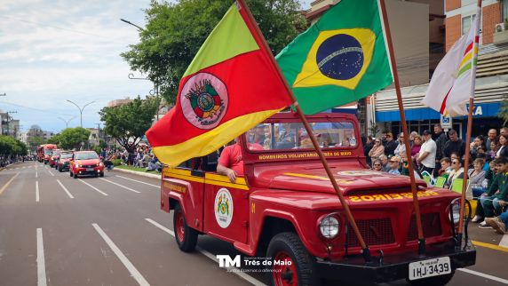 Desfile Cívico reuniu escolas, bandas e comunidade em Três de Maio - foto 3