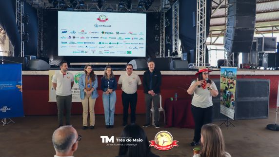 Encontro realizado na Expo Terneira destacou a importância da informação, do manejo e de novas estratégias para fortalecer a produção leiteira