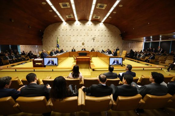 Ministro Flávio Dino pediu vista e não há previsão para caso voltar a ser analisado