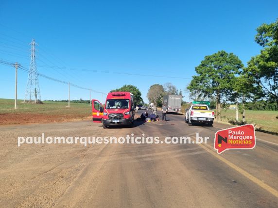 Colisão ocorreu no entroncamento com o acesso ao distrito de Consolata; motociclista foi encaminhado ao Hospital São Vicente de Paulo