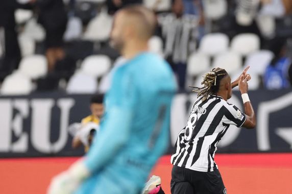 Tricolor chega a 10 derrotas fora de casa no Brasileirão e está fora da zona de rebaixamento graças aos critérios de desempate