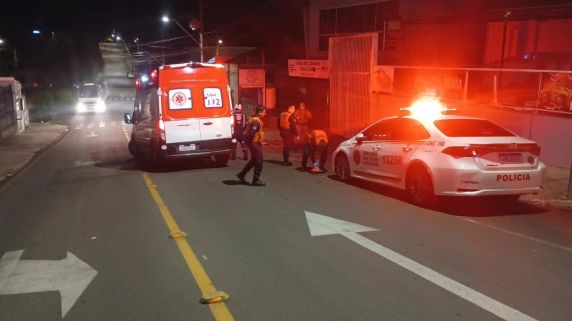 Acidente ocorreu na madrugada desta quinta-feira (17), no bairro Vila Luiza; vítima morreu ainda no local