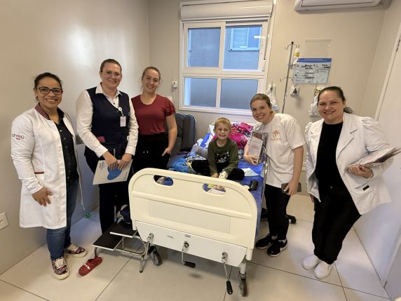Ação de voluntários torna mais leve a internação de crianças na Pediatria do Vida & Saúde - foto 8