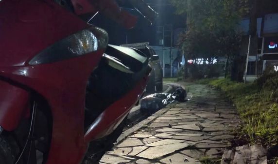 Acidente aconteceu na noite desta quinta-feira (17), nas proximidades do bairro Presidente Vargas; vítima morreu no local