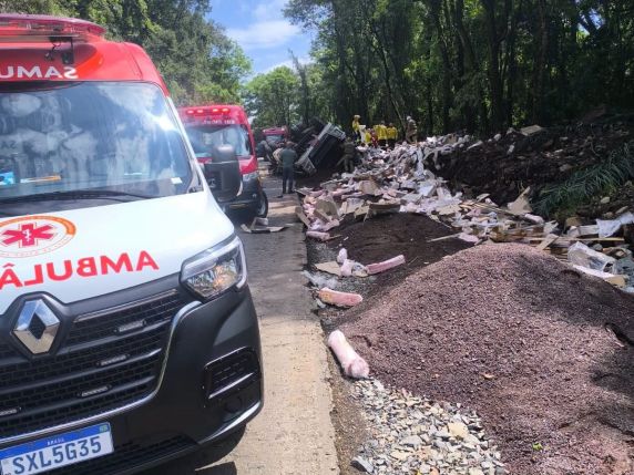 Acidente ocorreu na manhã deste domingo (20), entre Concórdia e Seara; motorista era morador de Concórdia e morreu no local