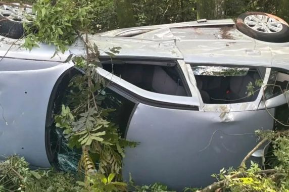Veículo sai da pista na ERS-587 em Cristal do Sul