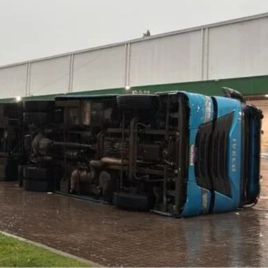 Temporal causa alagamentos, destelhamentos e transtornos em várias cidades do RS - foto 3