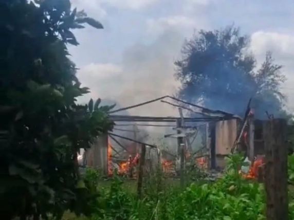Quando os socorristas chegaram ao endereço, o imóvel, já havia sido totalmente destruído pelas chamas.