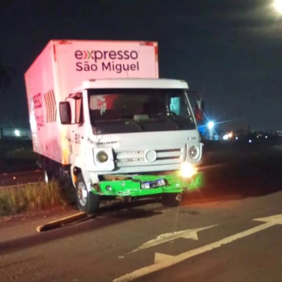 Acidente ocorreu no entroncamento da ERS-168 com a BR-285; ocupantes dos dois veículos foram encaminhados para atendimento médico